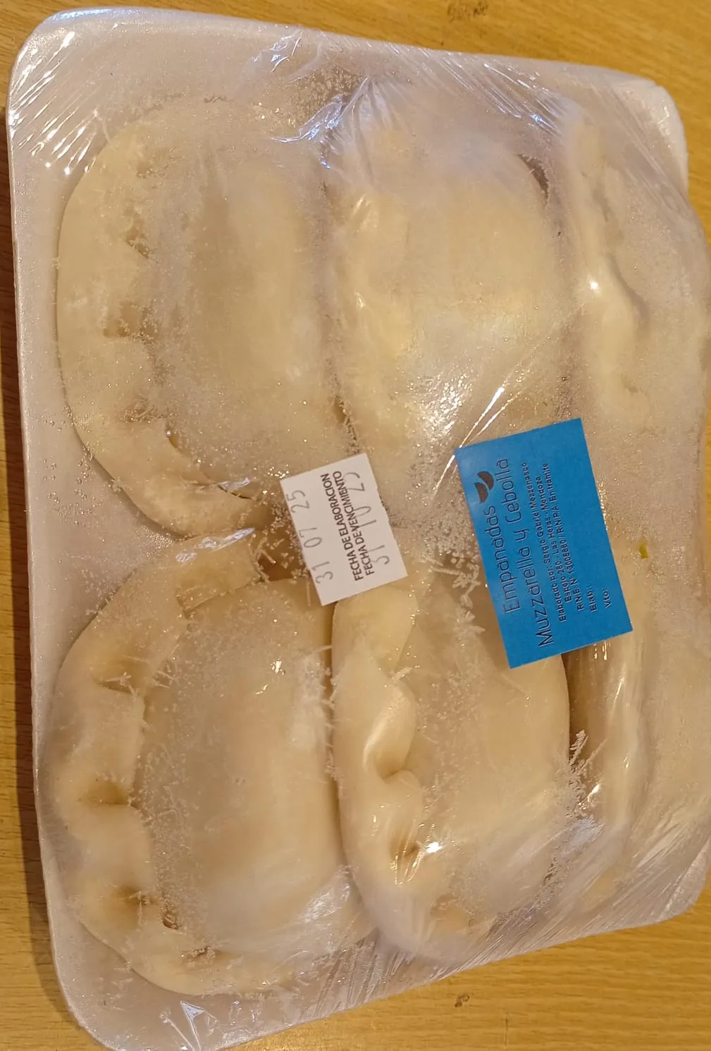 EMPANADAS DE MUZZARELLA Y CEBOLLA