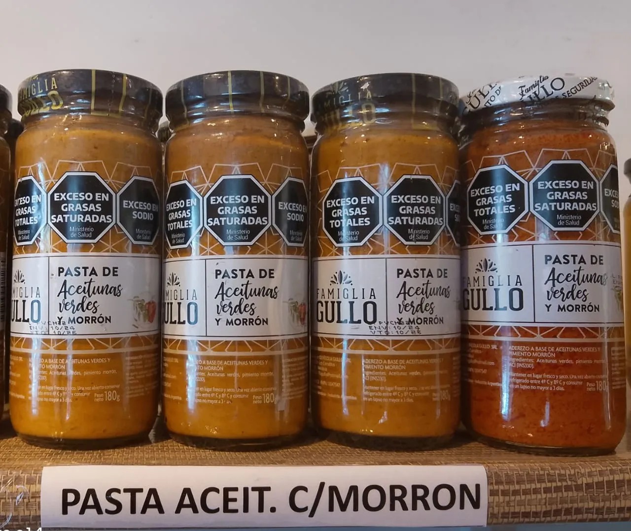 Pasta de aceituna con morron